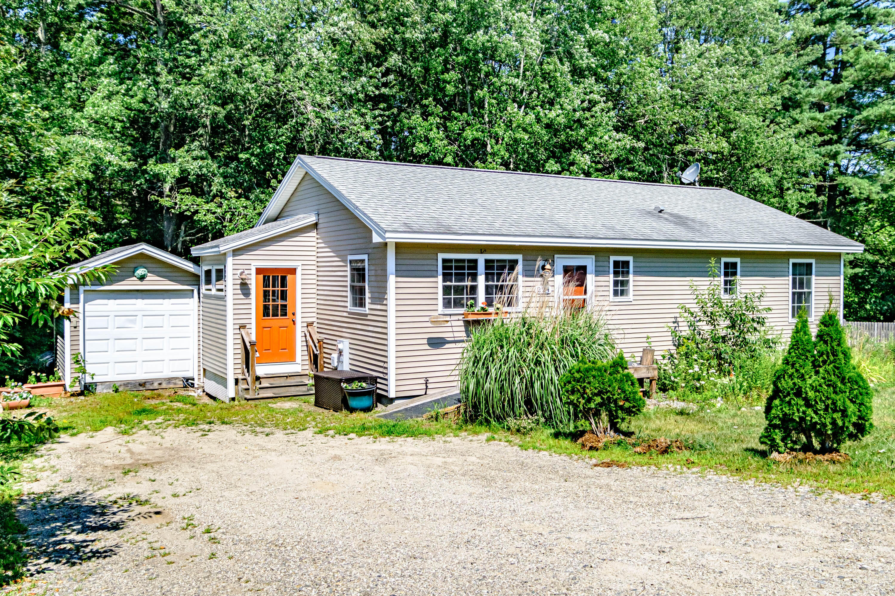 224 Middlesex Road Topsham, ME 04086 - Photo 2 of 54 20220804gp-62004