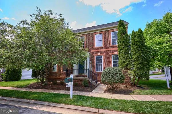 $799,900 | 6910 Bitterroot Court, Gainesville, VA 20155