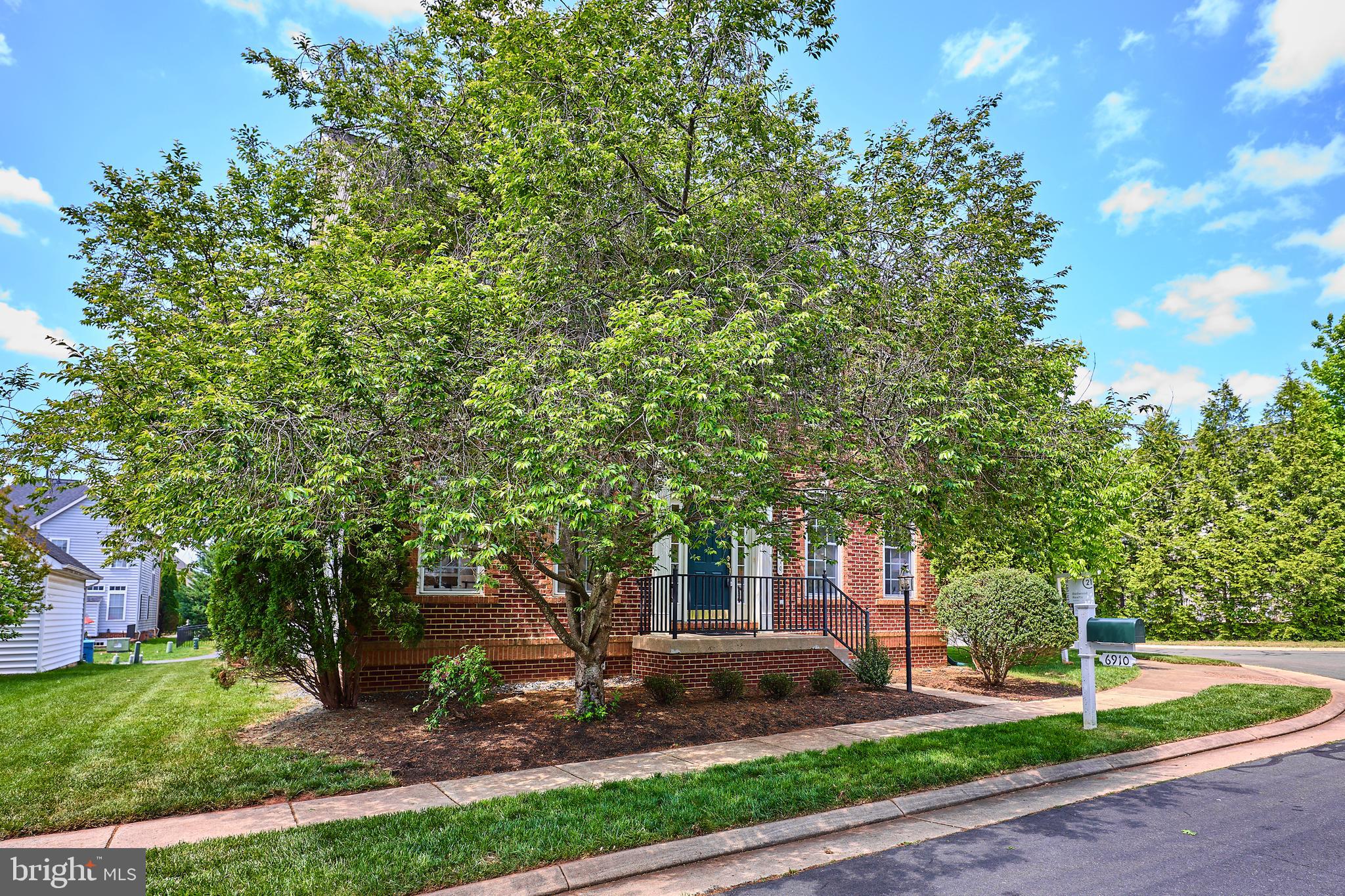6910 Bitterroot Court Gainesville, VA 20155 - Photo 3 of 65