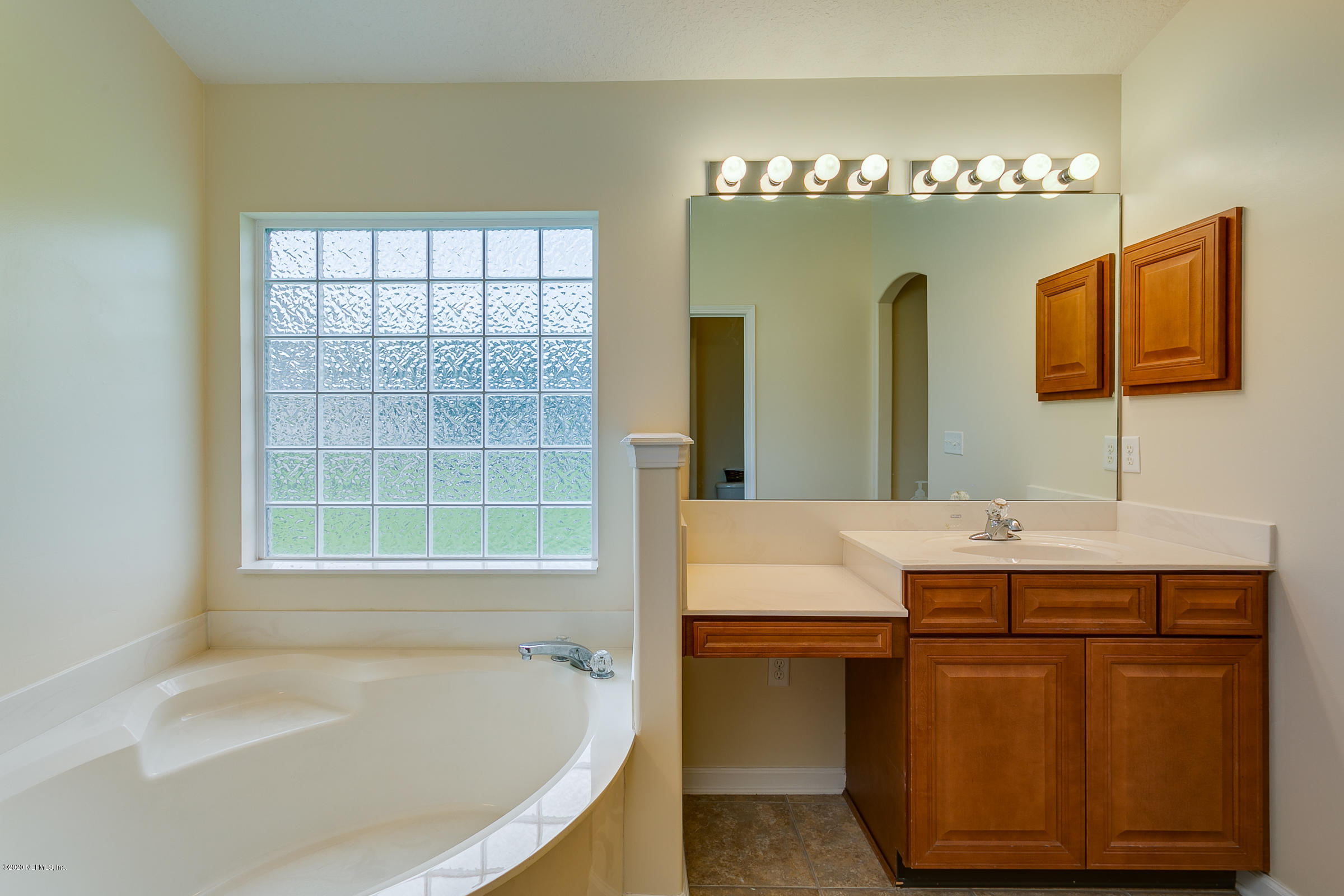 1024 Bittern Court Middleburg, FL 32068 - Photo 17 of 38 20-Owners Bathroom View 1