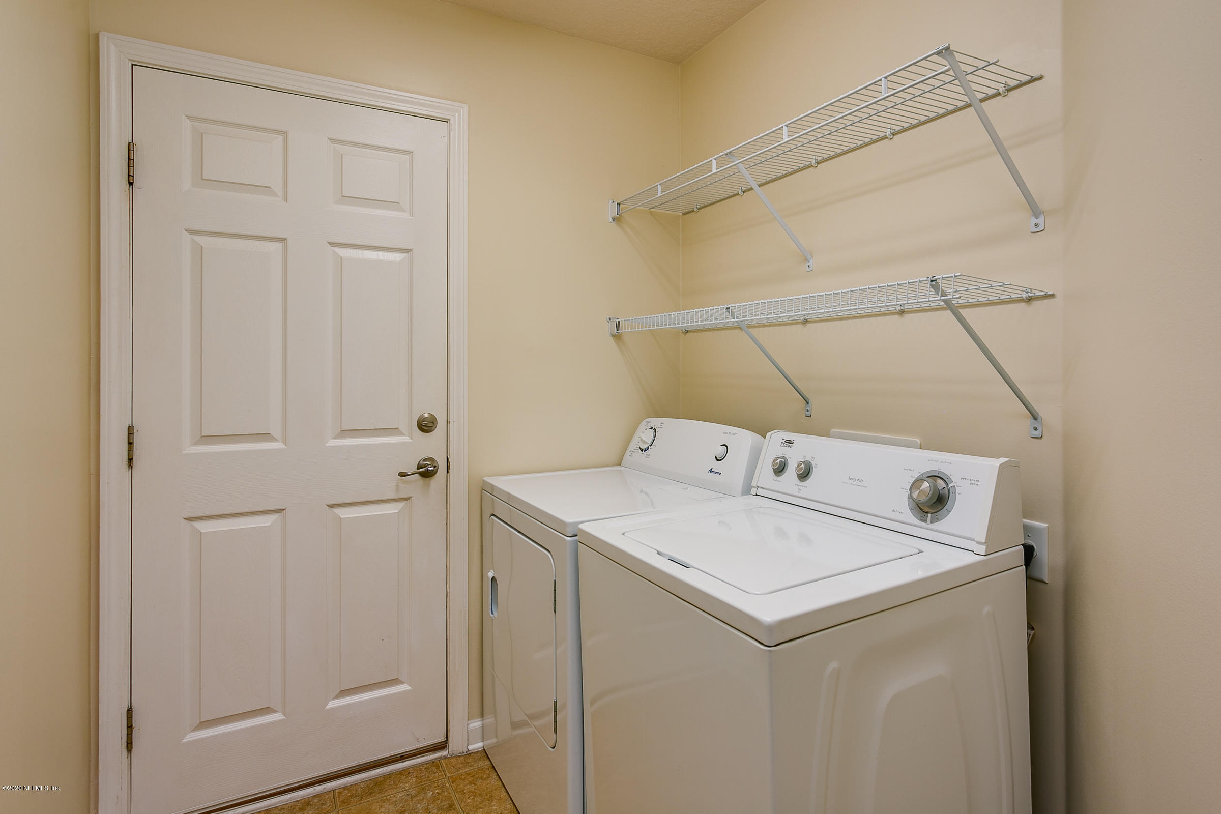 1024 Bittern Court Middleburg, FL 32068 - Photo 23 of 38 28-Laundry Room