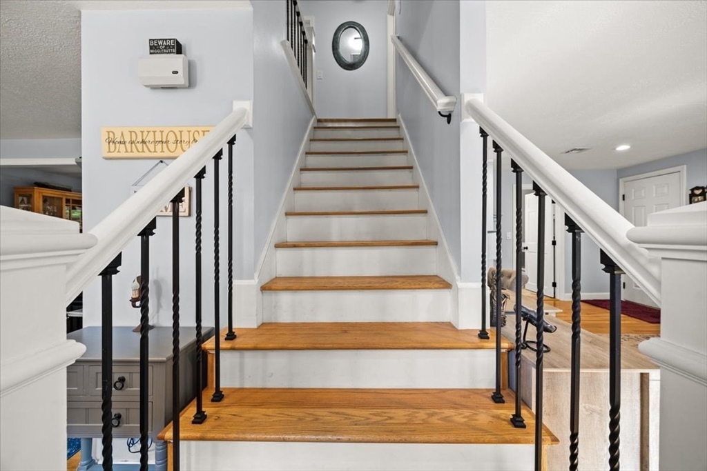 14 Cliff Road Bellingham, MA 02019 - Photo 19 of 40