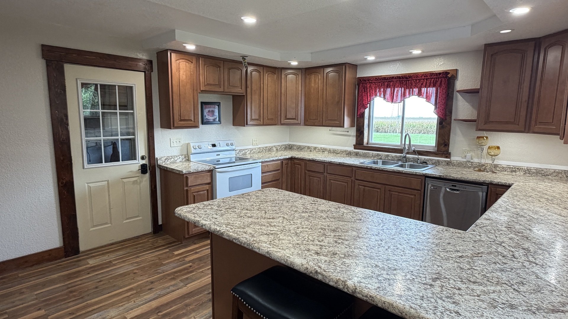 6151 Cunniff Road Tampico, IL 61283 - Photo 6 of 33 Gallery Image 6