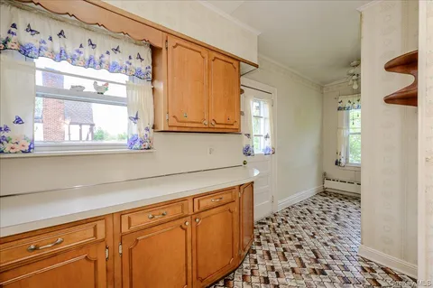 $998,000 | 4634 Iris Lane, Great Neck, NY 11020