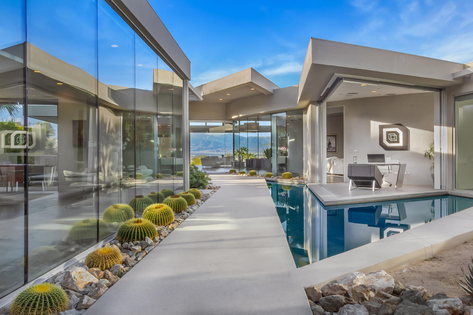 8 Rockcrest Drive Rancho Mirage, CA 92270 - Photo 2 of 71 13_Rockcrest_02_mls