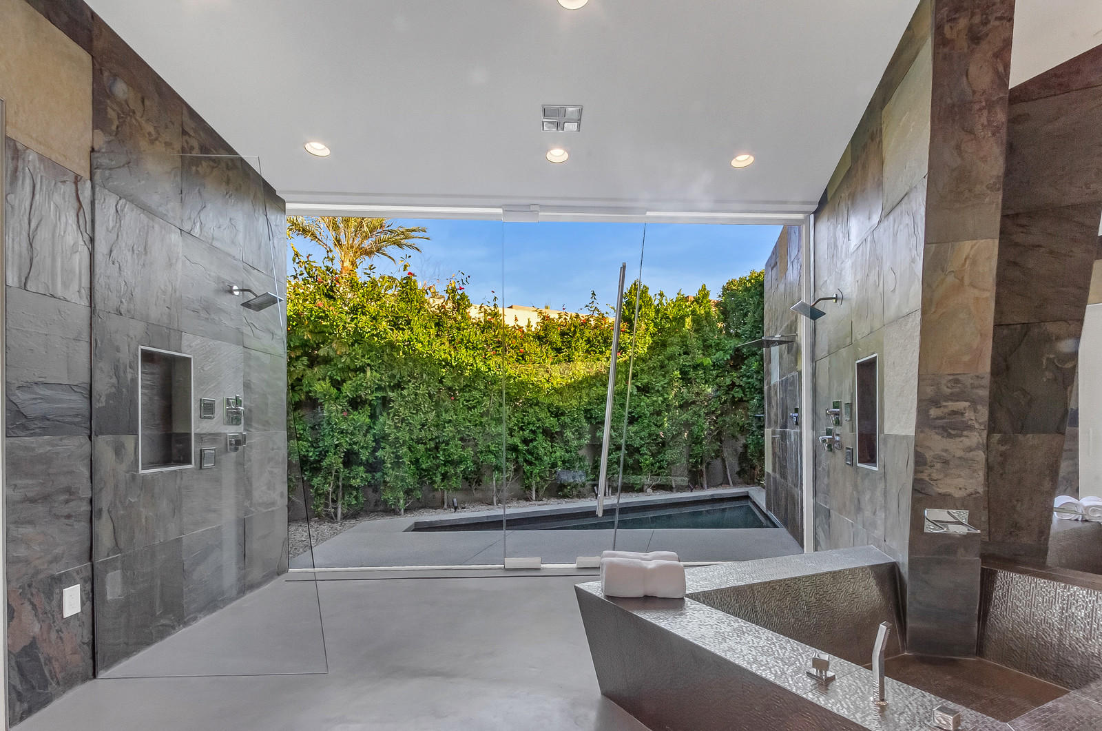 8 Rockcrest Drive Rancho Mirage, CA 92270 - Photo 26 of 71 44_Rockcrest_33_mls