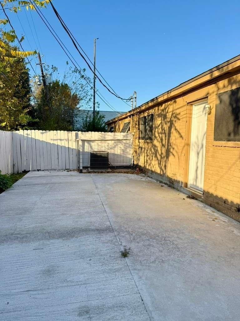 7318 Boone Road, Unit B Houston, TX 77072 - Photo 17 of 20