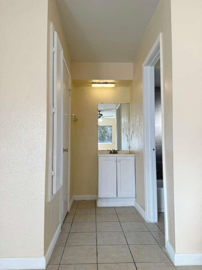 7318 Boone Road, Unit B Houston, TX 77072 - Photo 4 of 20