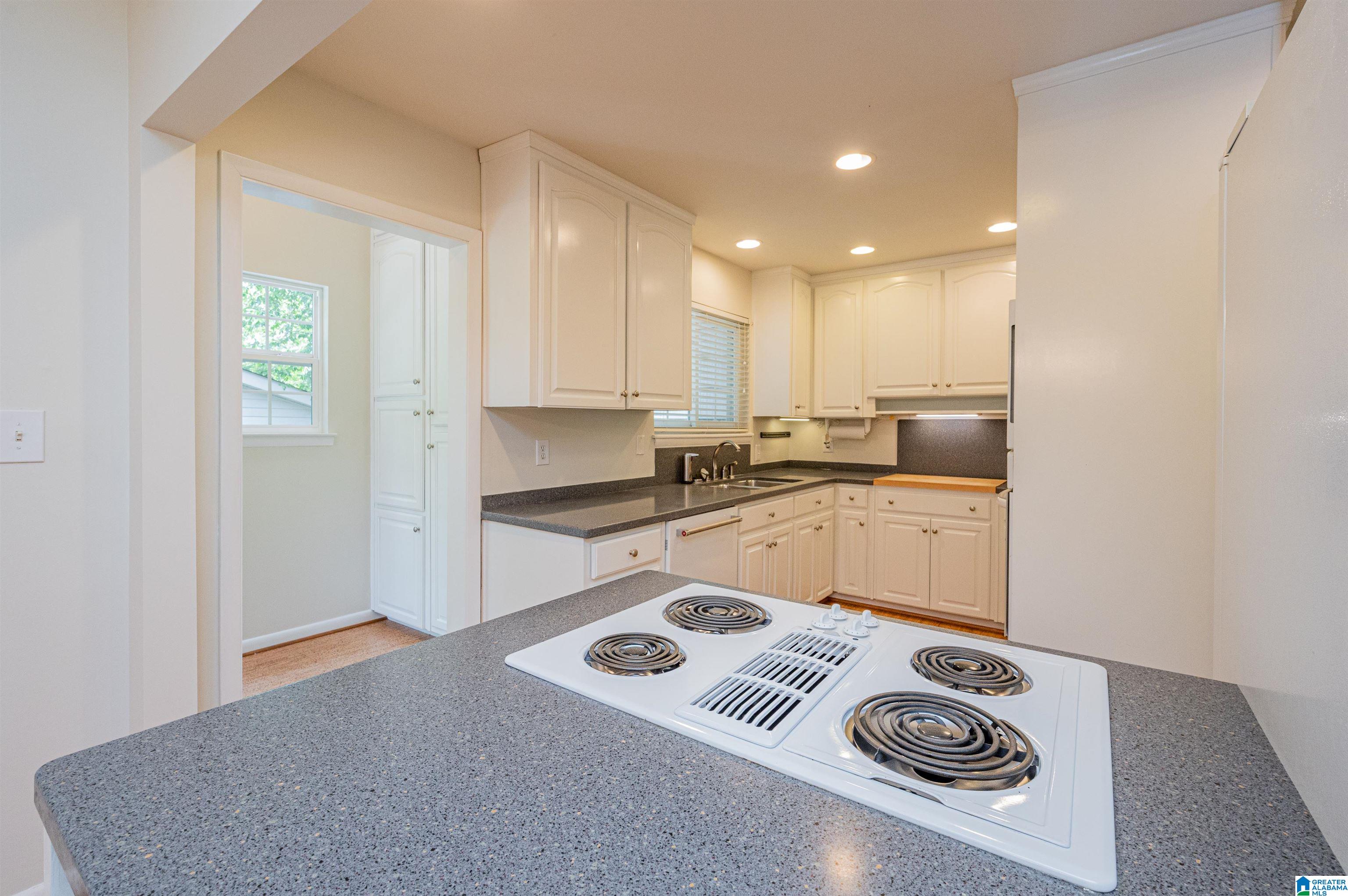 1545 Valley View Circle Birmingham, AL 35209 - Photo 17 of 46