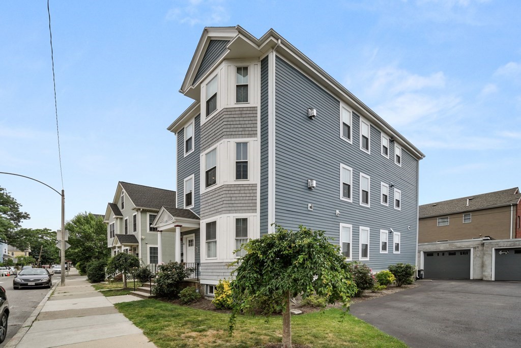 35 Rossmore Road, Unit 2 Boston, MA 02130 - Photo 23 of 28 Gallery Image 23