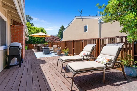 $1,425,000 | 465 Los Altos Drive, Aptos, CA 95003