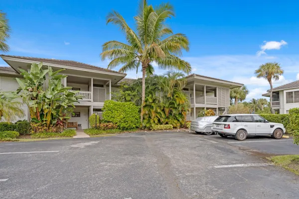 $595,000 | 11830 Pebblewood Drive, Unit 202, Wellington, FL 33414