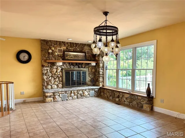 $425,000 | 21716 Pike 9109, Louisiana, MO 63353