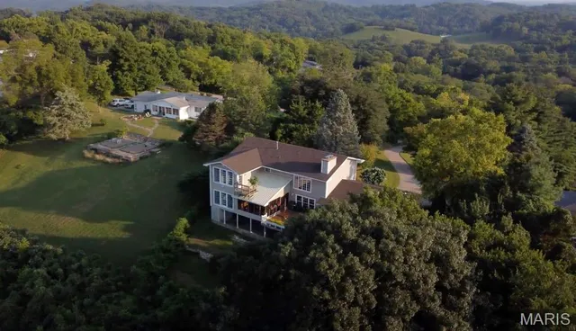 $425,000 | 21716 Pike 9109, Louisiana, MO 63353