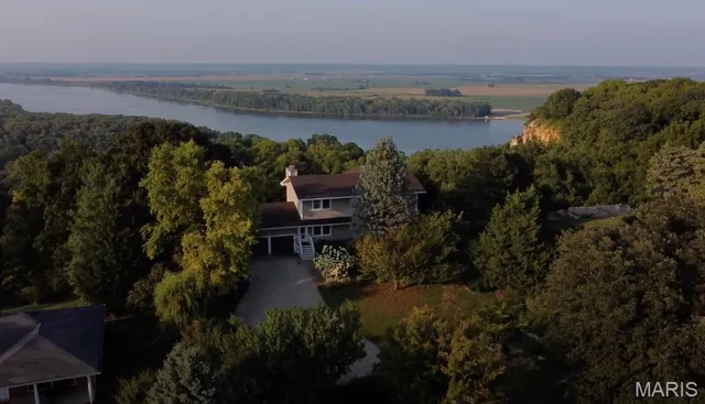 $425,000 | 21716 Pike 9109, Louisiana, MO 63353