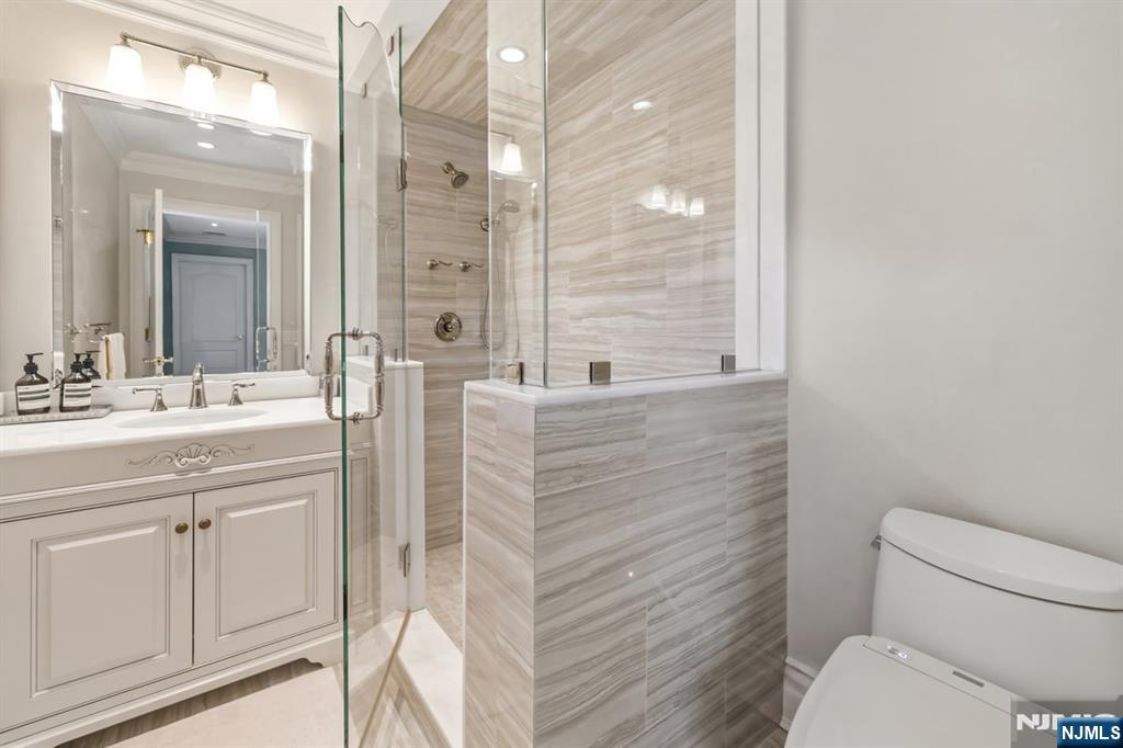 27 Roberts Road Englewood Cliffs, NJ 07632 - Photo 30 of 44