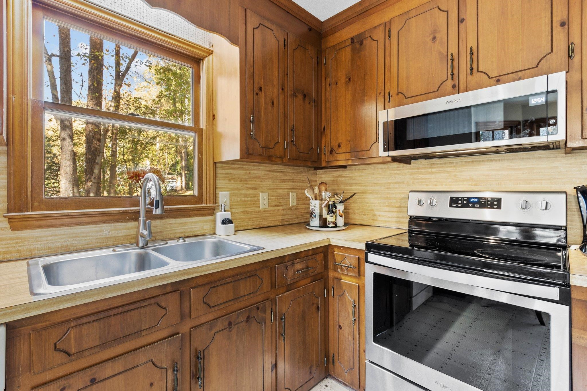 805 Nuttree Place Raleigh, NC 27606 - Photo 11 of 34 Photo 11