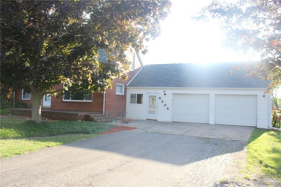 6204 Torrey Road Flint, MI 48507 - Photo 10 of 47 IMG_7516.JPG