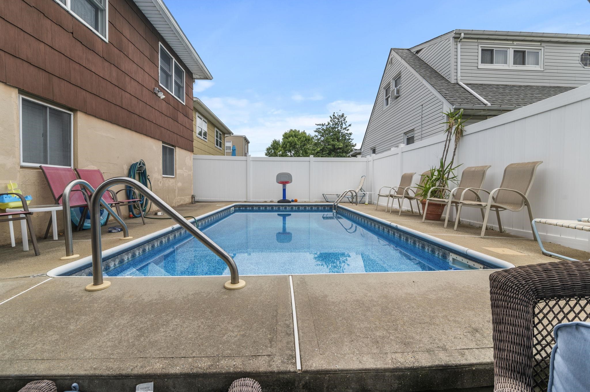 260 Front Street Secaucus, NJ 07094 - Photo 19 of 20 Gallery Image 19