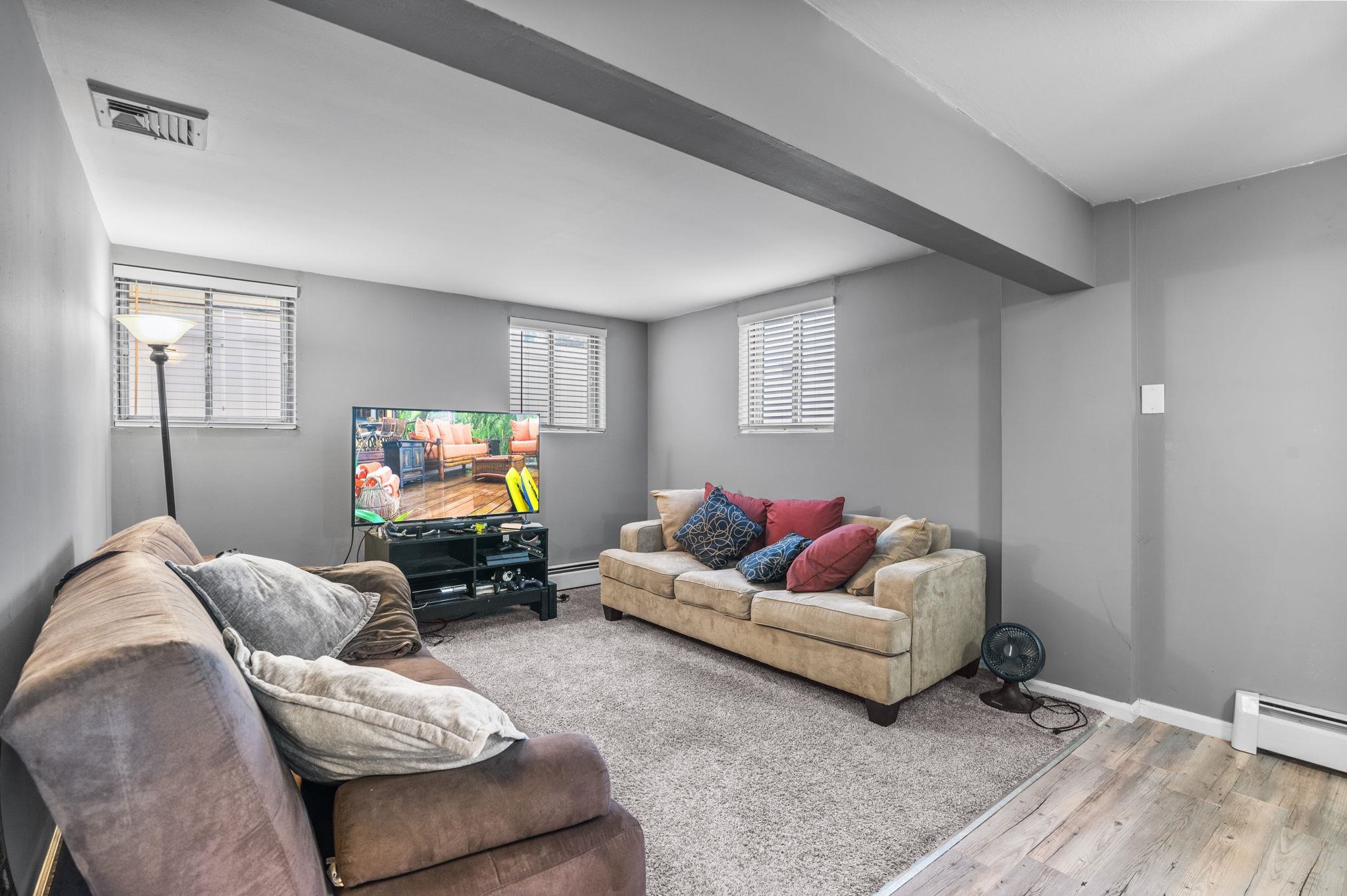 260 Front Street Secaucus, NJ 07094 - Photo 3 of 20 Gallery Image 3