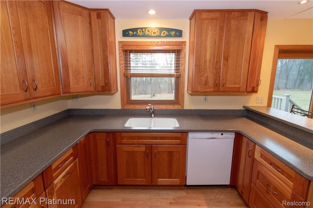 8056 Rachael Court Pinckney, MI 48169 - Photo 9 of 34 IMG_1304.jpg