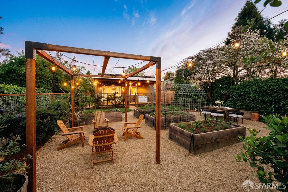 1610 Oregon Street Berkeley, CA 94703 - Photo 5 of 68