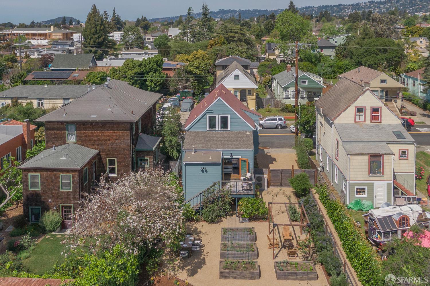 1610 Oregon Street Berkeley, CA 94703 - Photo 63 of 68