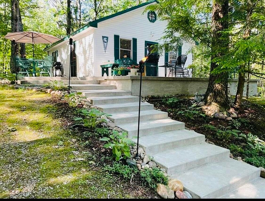 993 Ranch Road Indian River, MI 49749 - Photo 1 of 6 Gallery Image 1