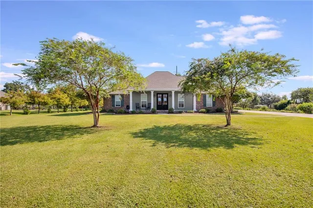 $550,000 | 220 Northbend Lane, Montz, LA 70068