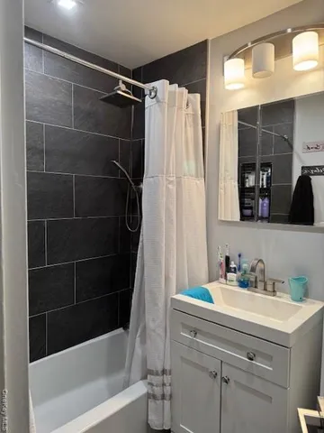 a view of a walk in closet