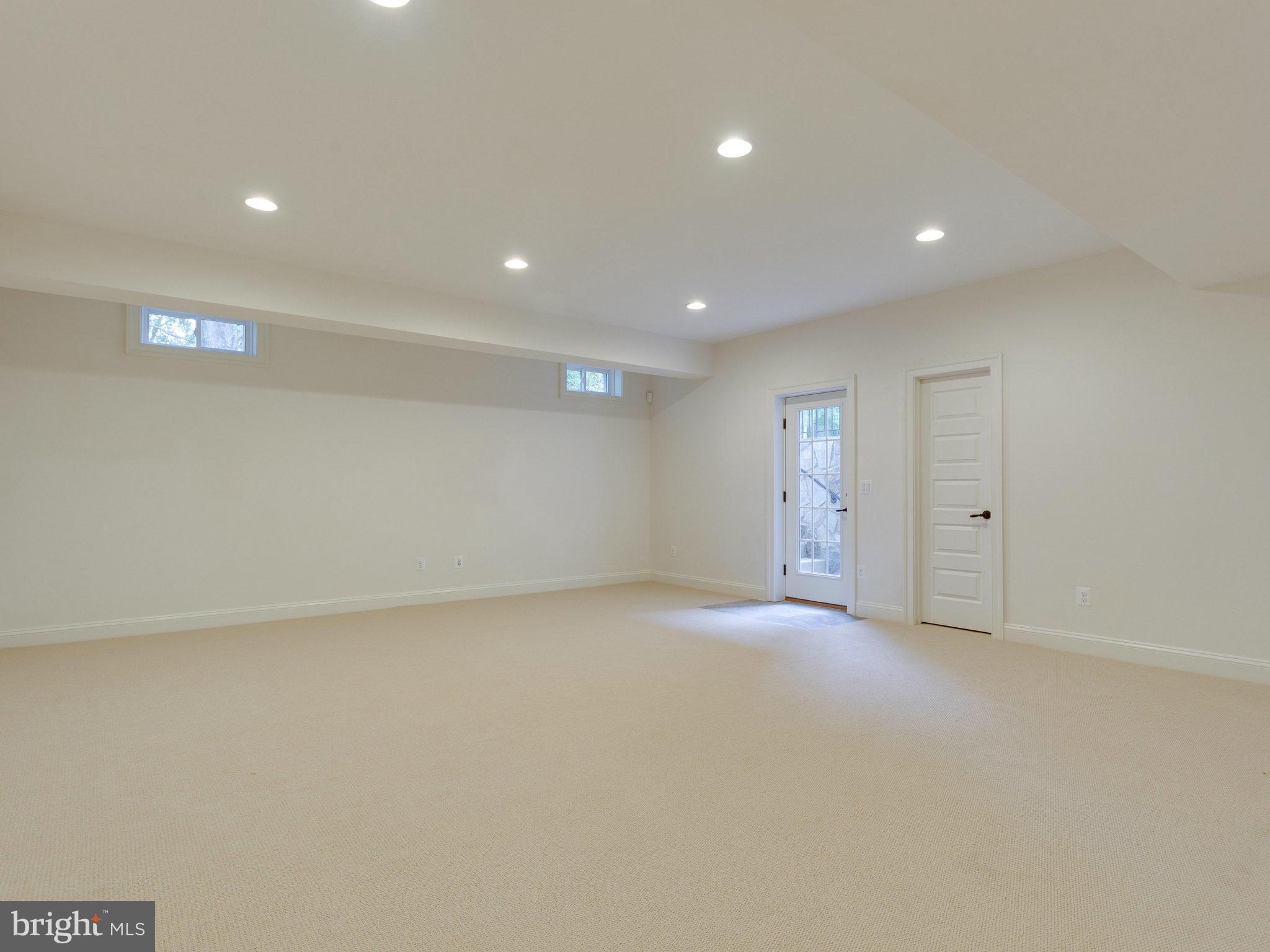 7112 Thrasher Road McLean, VA 22101 - Photo 22 of 30 Rec Room