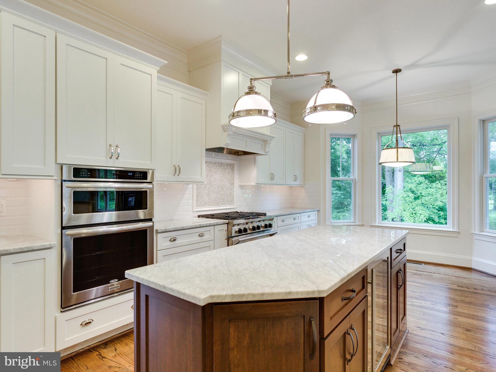 7112 Thrasher Road McLean, VA 22101 - Photo 5 of 30 Kitchen