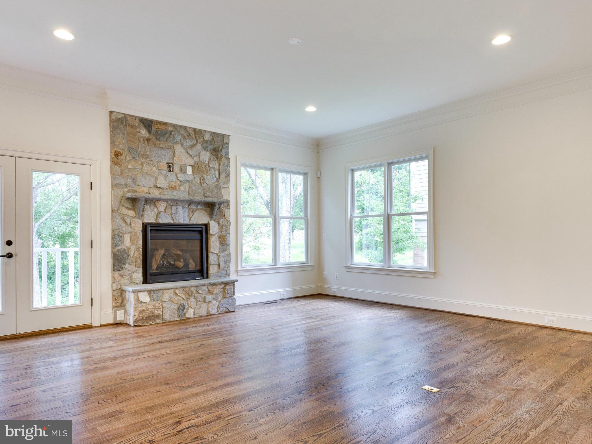 7112 Thrasher Road McLean, VA 22101 - Photo 8 of 30 Family Room