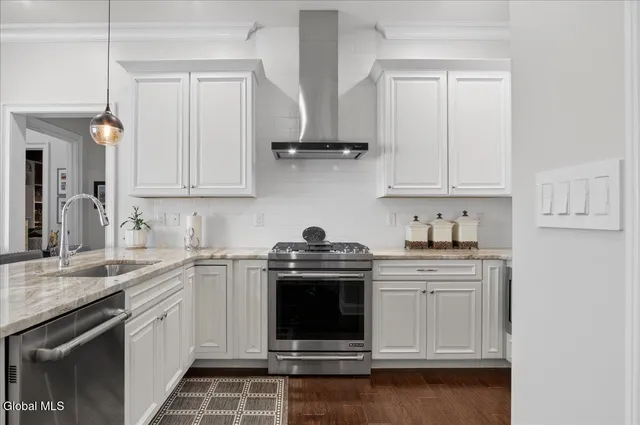 $935,000 | 46 Union Avenue, Unit 205, Saratoga Springs, NY 12866