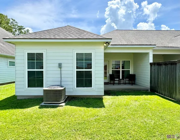 $2,400 | 8149 Village Lake Avenue, Baton Rouge, LA 70820