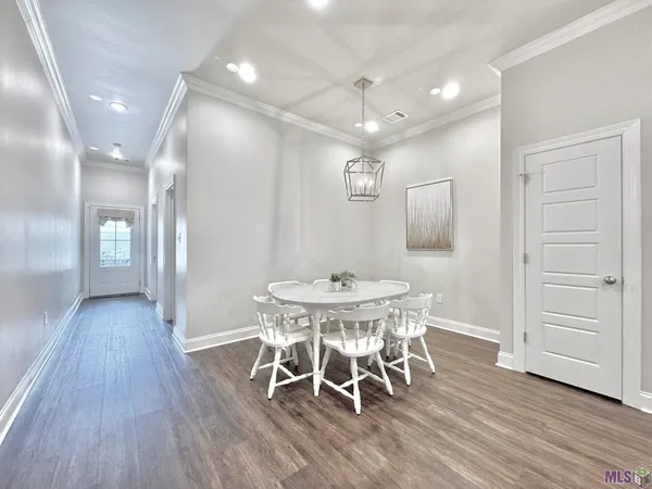 $2,400 | 8149 Village Lake Avenue, Baton Rouge, LA 70820