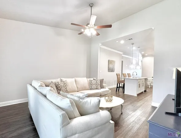 $2,400 | 8149 Village Lake Avenue, Baton Rouge, LA 70820