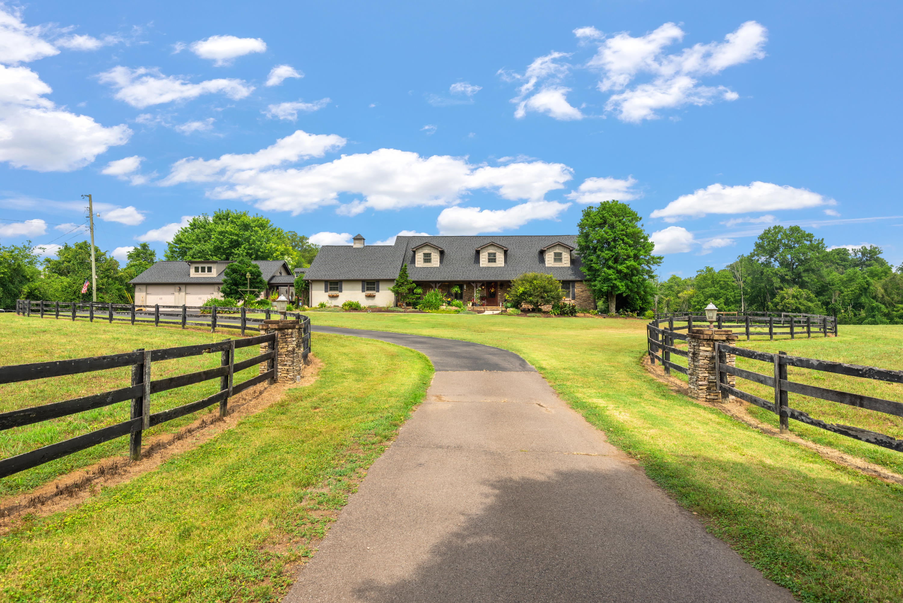 283 Brushy Valley Road Clinton, TN 37716 - Photo 2 of 40 283 Brushy Valley Rd-65