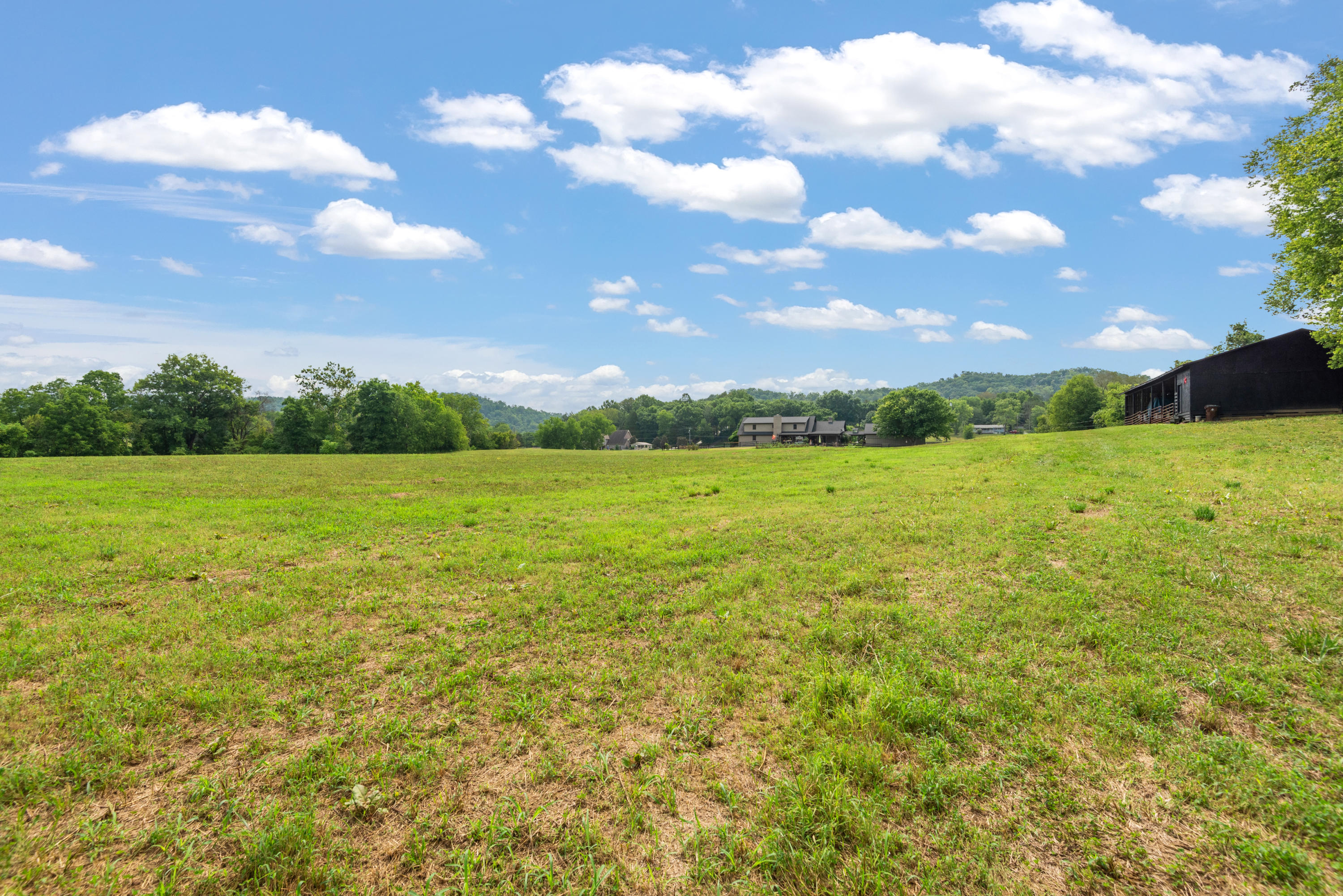 283 Brushy Valley Road Clinton, TN 37716 - Photo 34 of 40 283 Brushy Valley Rd-53