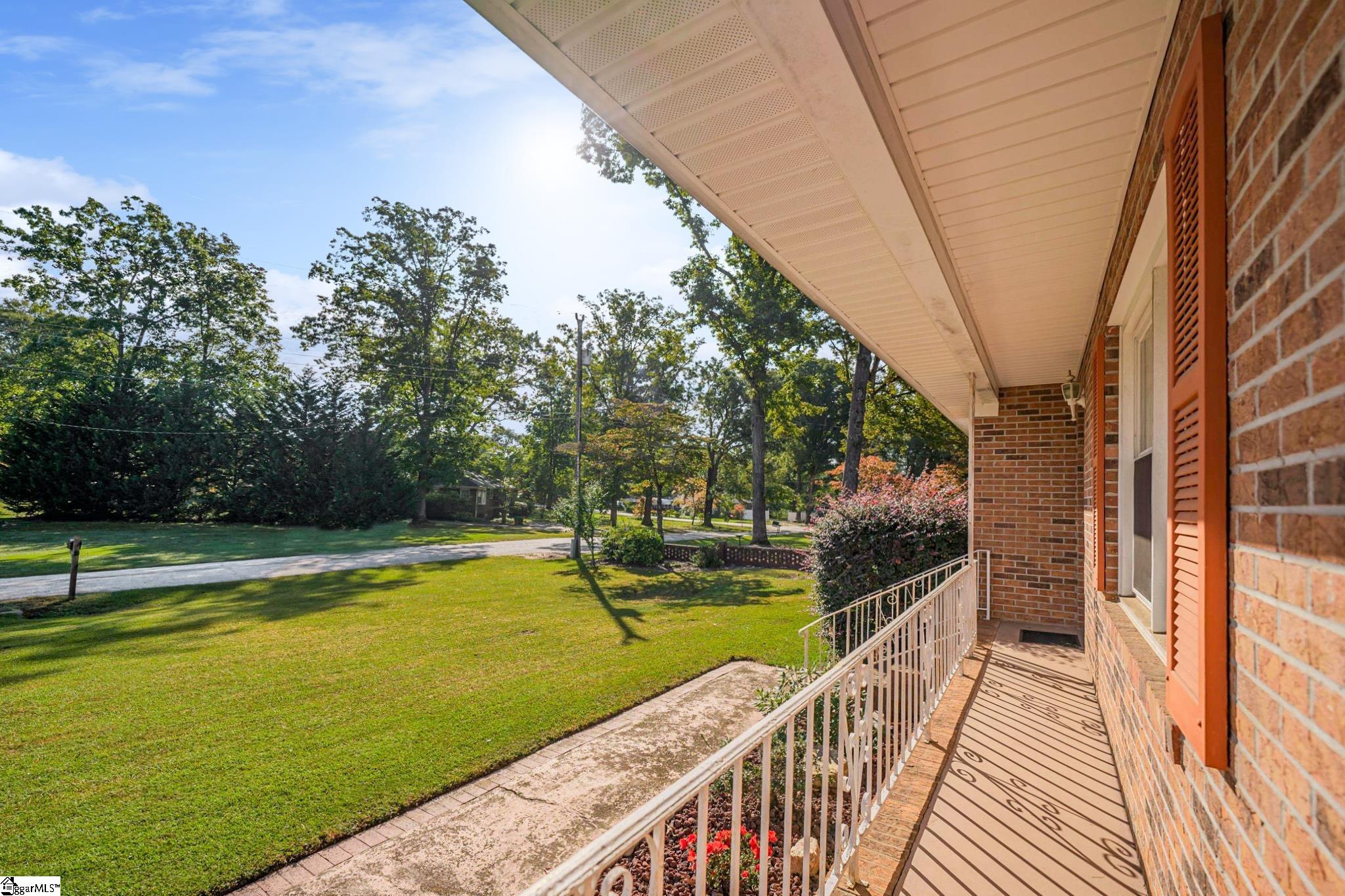 12 State Rd S-23-591 Greenville, SC 29617 - Photo 5 of 36 Gallery Image 5