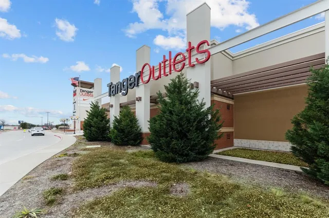 $579,990 | 2808 Tamarack Lane, Argyle, TX 76226