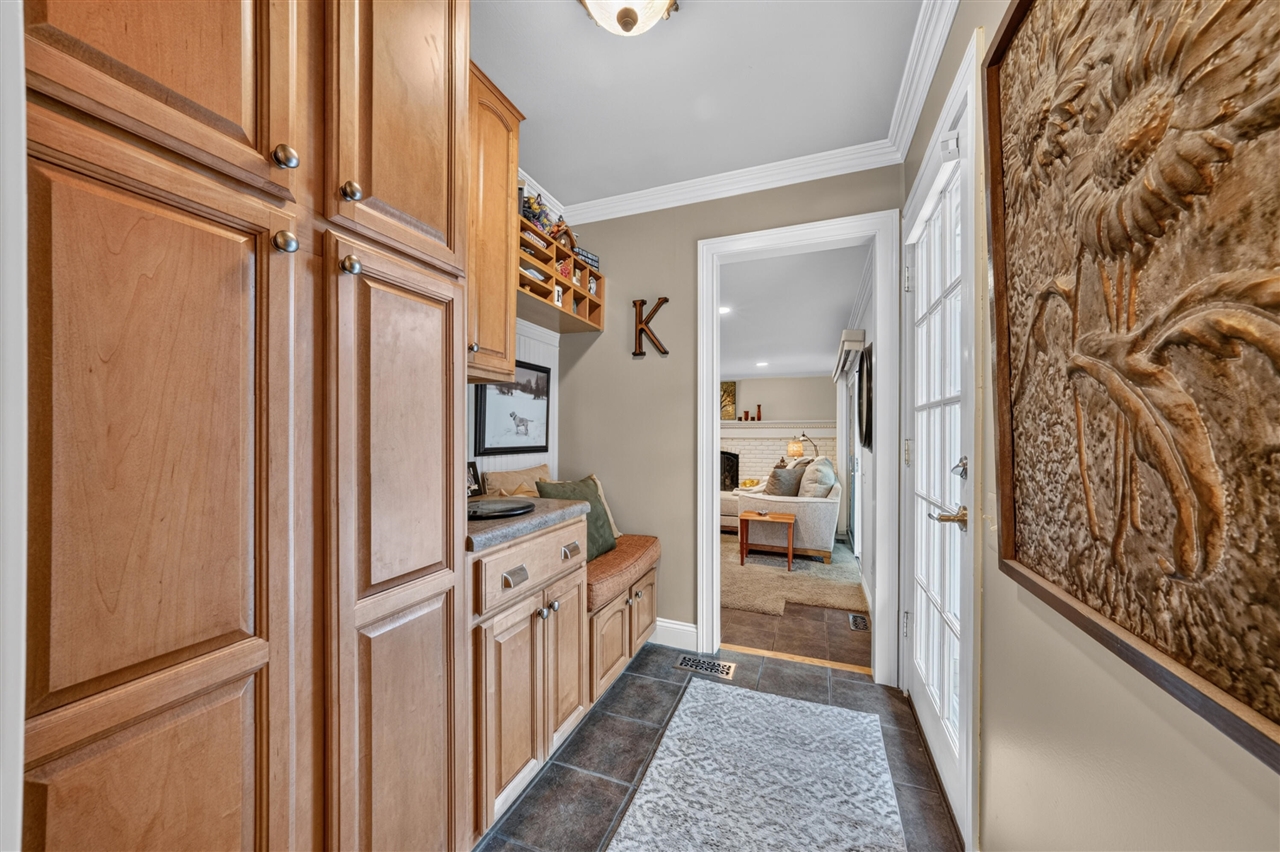 864 Great Oaks Boulevard Rochester, MI 48307 - Photo 9 of 23