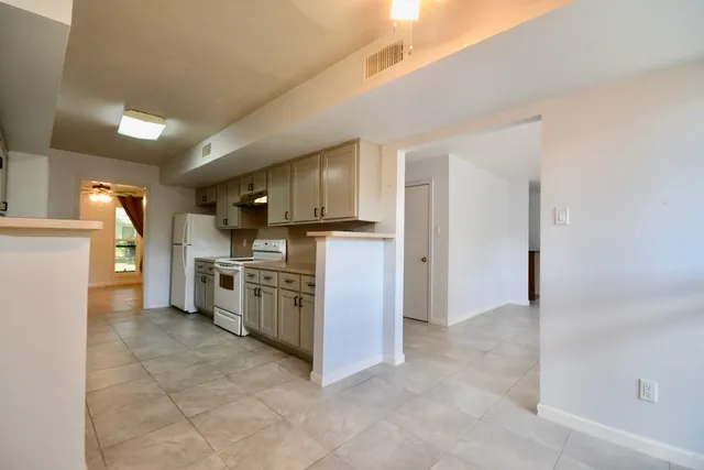 $175,000 | 6331 Creekbend Drive, Unit 88, Houston, TX 77096