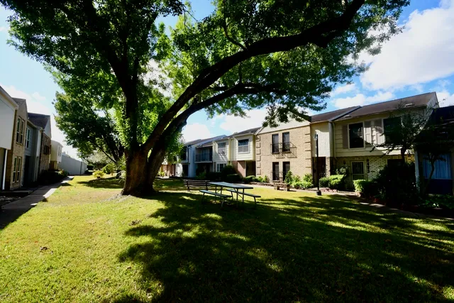 $175,000 | 6331 Creekbend Drive, Unit 88, Houston, TX 77096