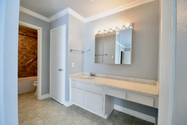 $175,000 | 6331 Creekbend Drive, Unit 88, Houston, TX 77096