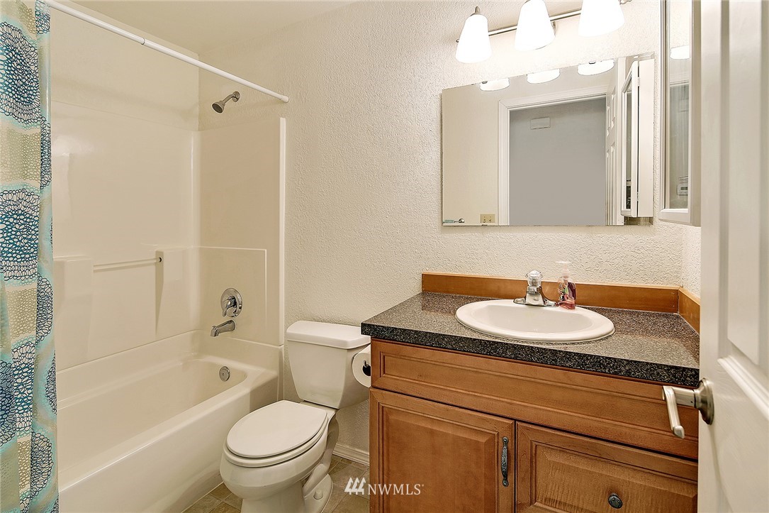 208 215th Street Southeast Bothell, WA 98021 - Photo 13 of 19