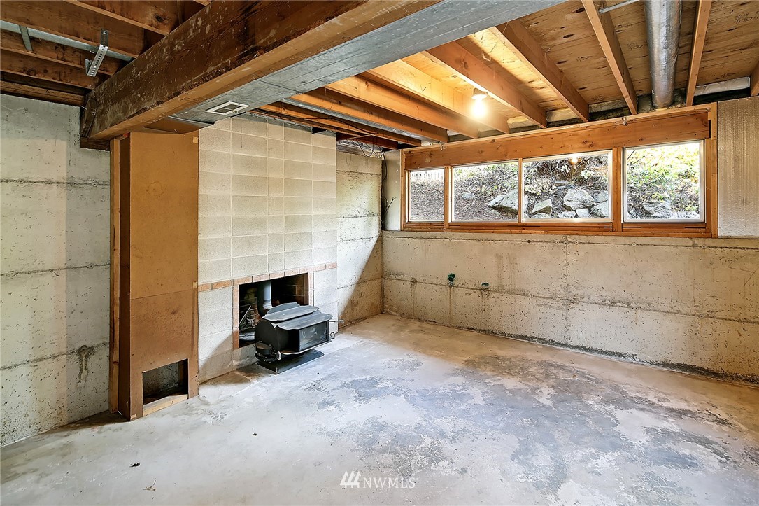 208 215th Street Southeast Bothell, WA 98021 - Photo 14 of 19