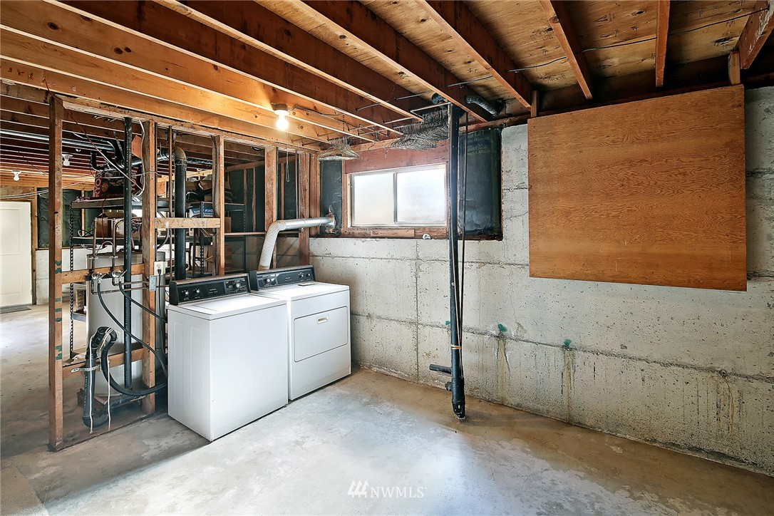 208 215th Street Southeast Bothell, WA 98021 - Photo 16 of 19