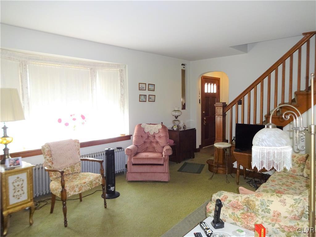 646 Blue Ridge Avenue Bangor, PA 18013 - Photo 12 of 43 Living Room w/open staircase