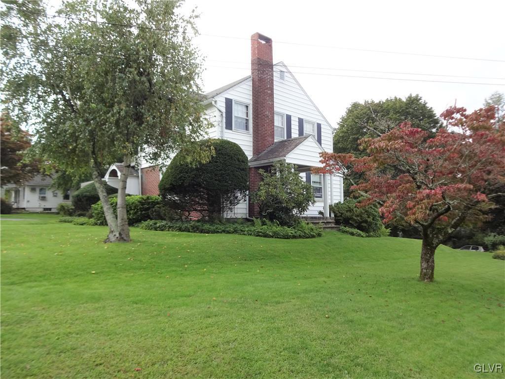 646 Blue Ridge Avenue Bangor, PA 18013 - Photo 8 of 43 Side and front of home